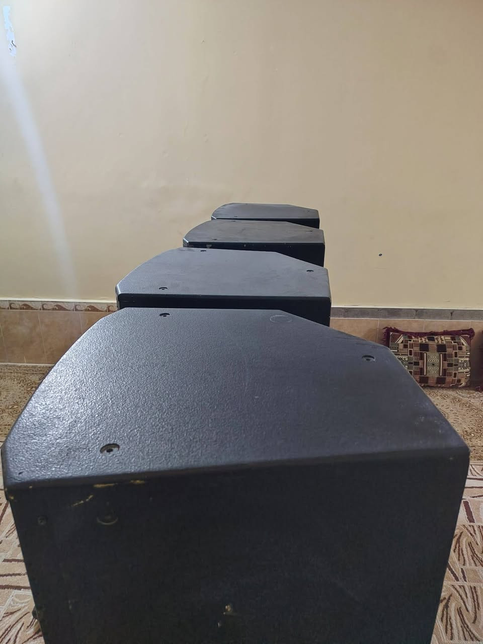 سلام عليكم 
سماعات EV للبيع 
15 انج 
تويتر 
وكروس 
استعمال قليل مرتبات تجي شرط الفحص مكاني الديوانية 
مع جهاز داينكورد بور 1000
للتواصل خاص


**إذا كنت صاحب هذا الإعلان وتريد حذفه لأي سبب، رجاءا أرسل رسالة إلى الدعم الفني**