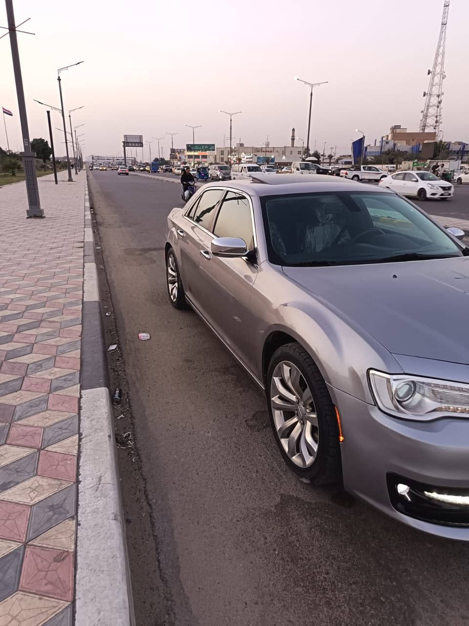 اوباما موديل 18 لمتد كندي 
كلين تايتل فول 
مكينة كير كفالة 
كشنات جلد تدفئة 
حدادية كله جديد 
تخم تاير جديد 
شاشة جبيرة 
رقم شمالي الجديد تريد وكالة تريد تحويل بكيفك 
فتحة بانراما بالطول القمارة 
غرفة السيارة جديدة وبعدها  بريحة الشركة لا زلغ ولا كسر 
سيارة جديدة ونظيفة حيل 
         عنواني البصرة 
        ***********
    السعر 247 وبيها مجال
