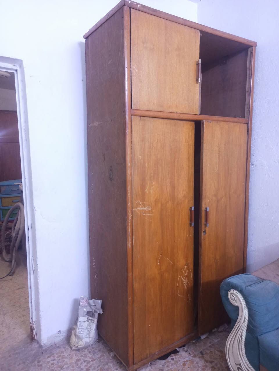 اغراض مستخدمه للبيع واسعار مناسبه مابيهم شي فقط متروكات وشرط ع فحص تخم 5قطع كنتور ابو بابين عدد 2 مكيف شغال تاخذه ع فحص فقط محتاج غاز جربايه ام نفر المو شراي لاتتصل ***********
