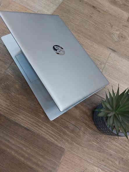 عرض بسعر مناسب كمية محدودة 
HP probook 640 Ci5 الجيل الثامن 
السعر (٢٢٥الف_عراقي) مناسب للدراسة والبرامج المكتبية والطباعة والتصفح للتواصل *********** يوجد اسعار خاصة للمكاتب توصيل لجميع محافظات العراق 
العنوان بغداد شارع الصناعة مجمع الرياش مكتب اليسر 
……………………
 ✓ لابتوب من الجيل الثامن hp 640
✓ المعالج Core i5 جيل ثامن 
✓ ذاكرة الوصول العشوائي (الرام) 8GB 
✓ التخزين( الهارد) SSD 256GB 
✓ مقاس شاشة(حجم الشاشة كبير)  14 
✓ منفذ HDMI & TYPE C 
✓ كيبورد  عربي انكليزي
…………………………………
