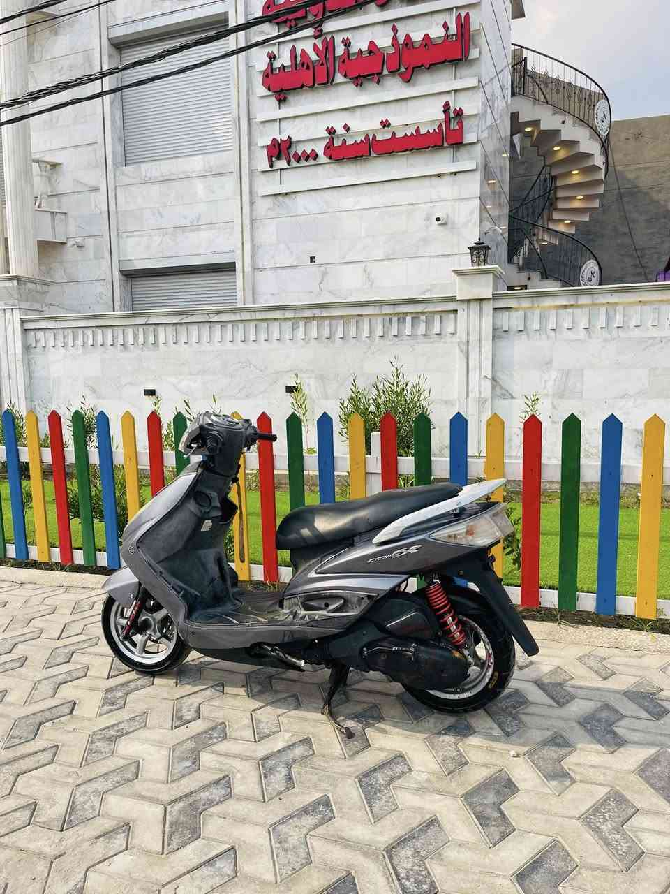 السلام عليكم للبيع دراجه سكنس فحل رمبه كابريتر دراجه ربع  نكره بكل وقت مكينه بلاديه خرسه ماتنسمع كهربائيات شغاله  مكفوله من شخط السعر 675 مكاني بغداد الدوره شارع60رقمي ***********بالعافيه عل ياخذها دراجه كارتون
