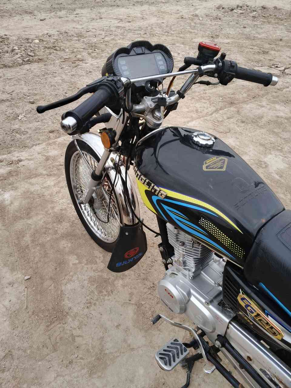 السلام عليكم دراجه تايكر موديل 25 طالعه بشهر العاشر دراجه جديده حلوه وخير من الله مكان ديالى بعقوبه***********
