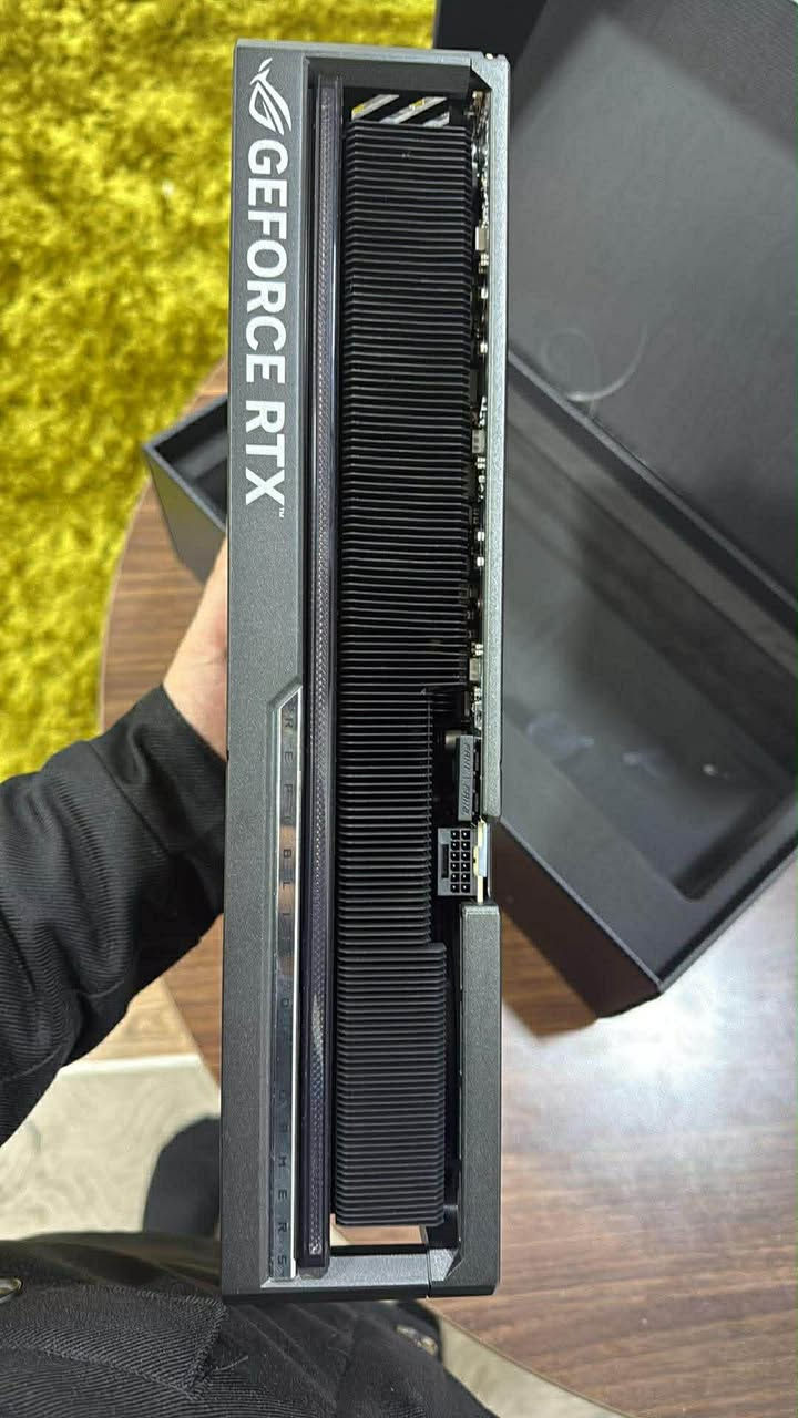 سڵاوی خواتان لێبێت 
کارت شاشە 5090
نوێیە تەنها یەک هەفتە ئیشی کردوە 
زەمانی یەک ساڵی لەگەڵە 
نرخی ٥٧٥٠٠٠٠٠
٥ملیۆن و ٧٥٠ هەزار 
گەیاندن هەیە 
***********
*********** أربيل, العراق
