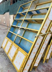 للبيع رفوف نضيفات و بيبانهن موجودات 07747370484