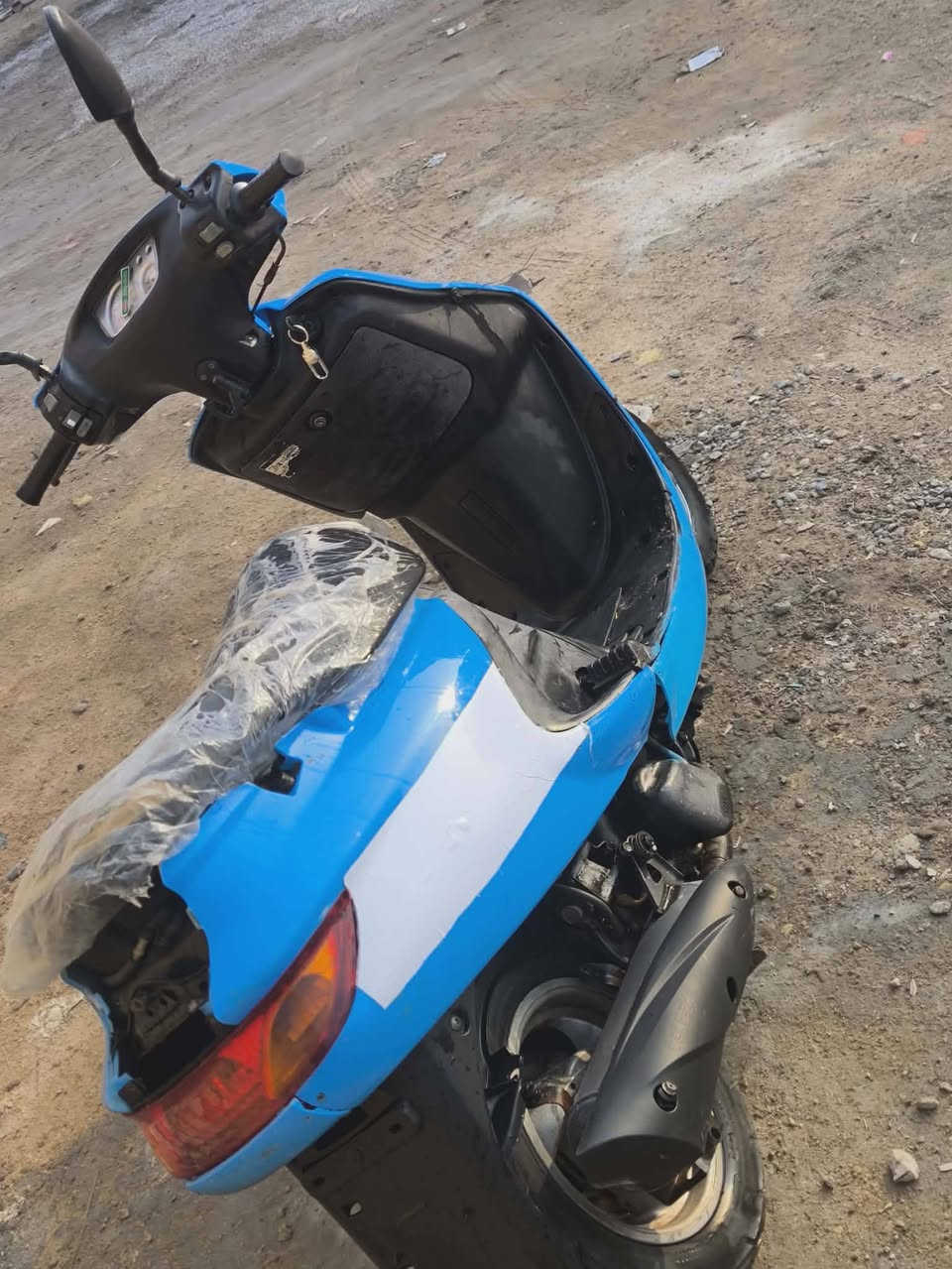 السلام عليكم فراشه نثيه مكينه ناعمه كهربائيّات شغاله لايت امامي اشاير بك لايت هورن سلف عوزه بس باتري مكينه مبدل بيهه بس ولفات كفرات سودات كامله عوزهه بس سبايد وباتري سعر 325 *********** واتساب او اتصال مكاني ديوانيه حي الفرات
