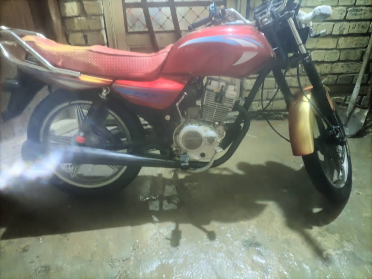 السلام عليكم دراجة دايون كلك للبيع أو مراوس بدراجة 4كير اوراق السعر 375 كهربائيات كلة شغالة مكاني كربلاء حي الحوراء رقم التليفون ***********
