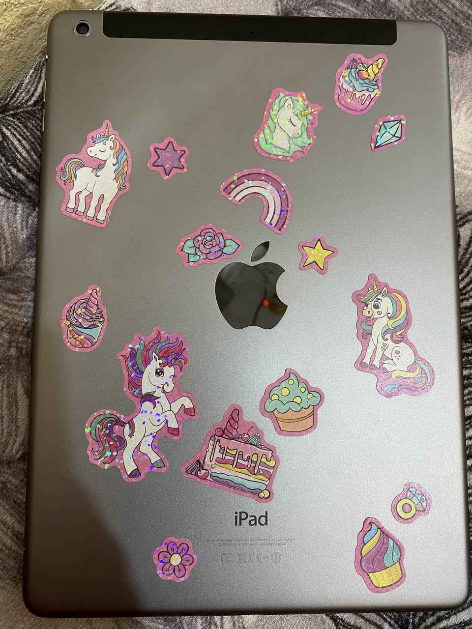 السلام عليكم
ايباد Air 1
ذاكره 16
نضافه 100‎%‎ 
ياخذ شريحه وصوته زلال وكامرته فد راقيه كلشي شغال بي تاخذه وتترحملي ع هيج نضافه وامان
ابداً ميصرف شحن الله شاهد يبقى يوم كامل 
يفتح يوتيوب من سفاري وكدامك مخلي بالشاشه الرئسيه ، باختصار تاخذه تدعيلي ينفع للدراسه وينزل تيك توك فقط يعني مينزل برامج التواصل يفيد للكبار وللصغار (دراسه وتصفح فقط )اغلب الالعاب ينزلن طبعاً بس برامج (انستا فيس واتساب ماكو) وهذا يفيد اغلب الطلاب حالياً يكعد يدرس ع اليوتيوب ومثل ماواضح كدامكم كلش سلسل بالاستخدام 

السعر 60 الف وبي مجال بسيط 
عنواني الفلوجه الشهداء
اليريد يعلق واني ادخله خاص


**إذا كنت صاحب هذا الإعلان وتريد حذفه لأي سبب، رجاءا أرسل رسالة إلى الدعم الفني**