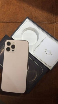 آيفون ١٢ برو ماكس • ٢٥٦ • بطارية ٧٩