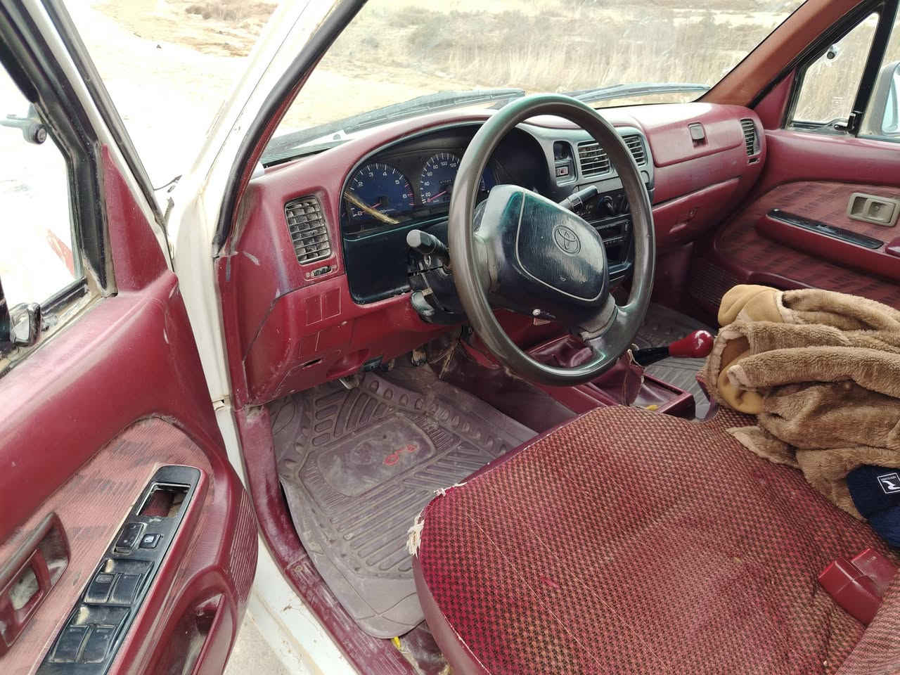 سياره تيوتا ١٩٩٨ بغداد بأسمي محرك كير اكسل مكفول  سياره للجناي جاهزه... رقمي ***********
