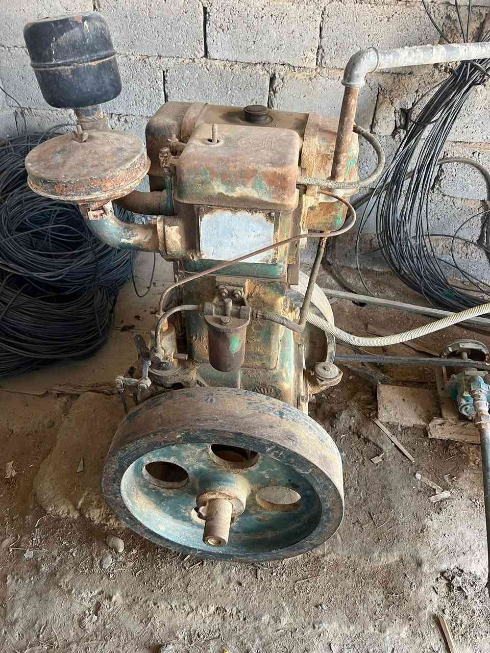 السلام عليكم لستر توب لاند للبيع معا داينمو عدد2 وحده12 أمبير ونص والثانيه7 أمبير ونص معا منظمومة سلف تشغيل بصمه السعر خاص الاتصال عله الرقم.***********
