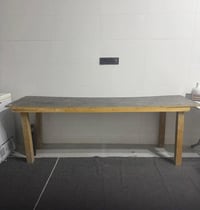 ميز خشب • للبيع • بي مجال