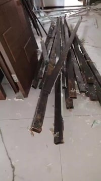 مكان الحديد بغداد الغدير أمام القاعة الملكية العدد 20 قطعة بقياسات مخت...