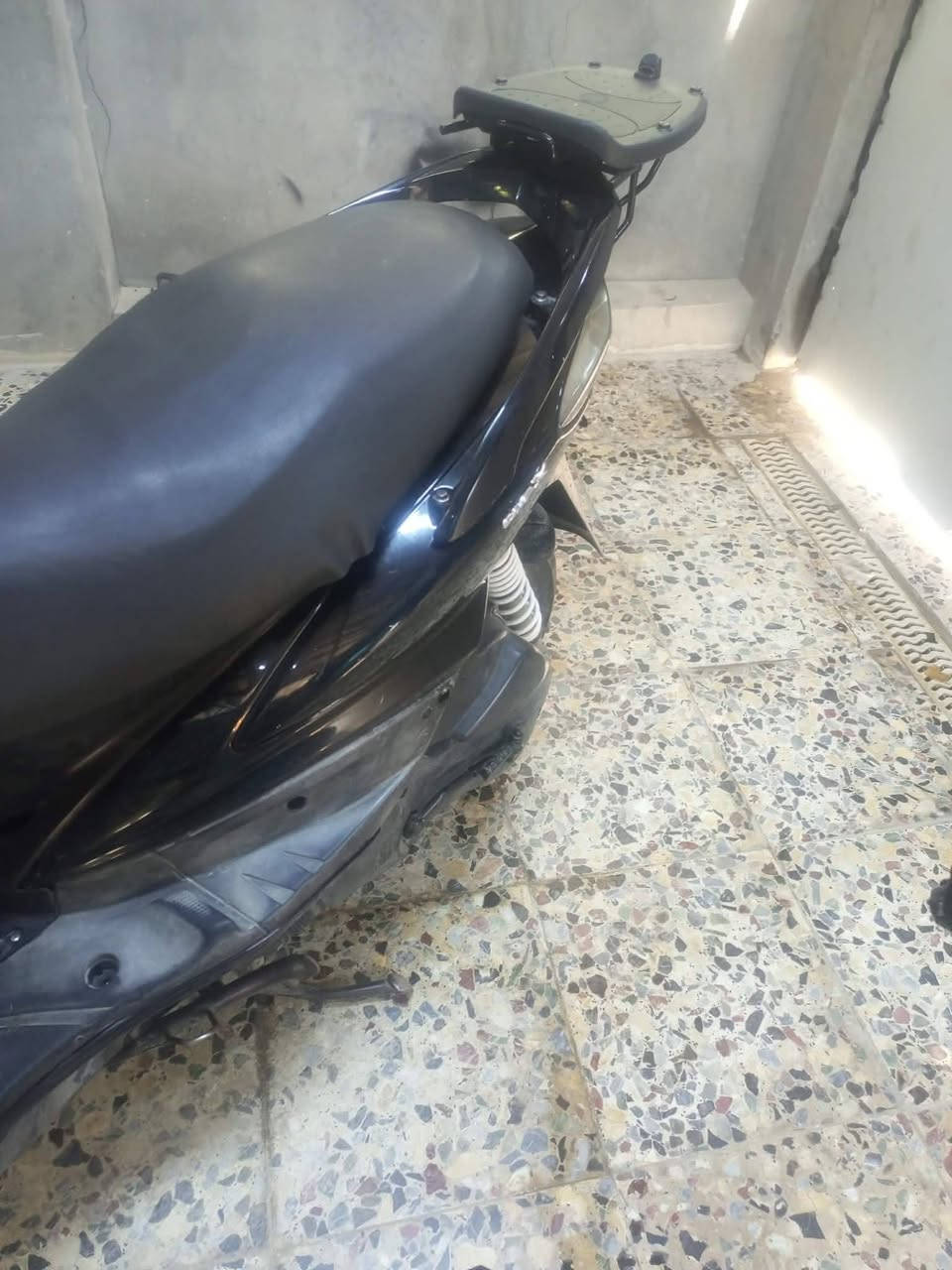 سلام عليكم سكنس فحل نوزل للبيع الدراجه كامله مكمله كهربائياتهة شغاله شلعه ومعدل الدراجه اتخبل احله من الصور الدراجه نكره سلف ابي وقت السعر 700 الرقم ***********
