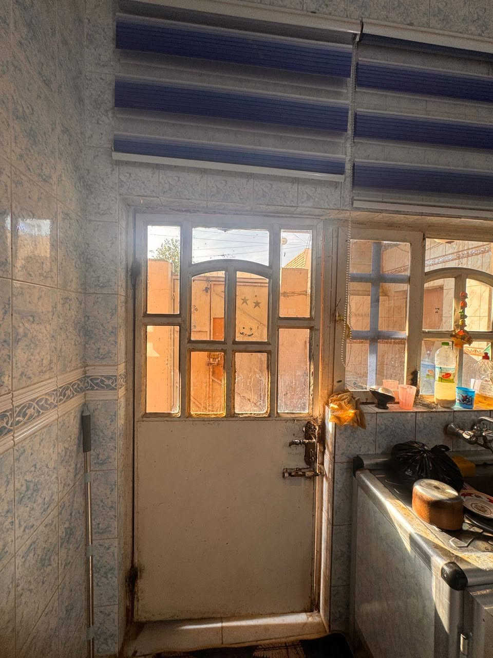 يتوفر لدينا  م. انيس النفوس دار  للبيع المساحه ١٥٠ متر طابو صرف/ البناء طابوق وصب كونكريت الرباط الأرضي ورباط الشبابيك والسقف عكاده والارضيه مرمر ( البناء ٢٠١٠ )
يحتوي على غرفتين نوم وصاله ومطبخ واستقبال وغرفه سندويج في الطابق الثاني 
طابو صرف وغير مطلوب سلفه  الموقع الدغاره حي العسكري للأستفسار أكثر مراسلتنا على الخاص او الاتصال على الأرقام الموجوده أسفل المنشور
***********
***********
