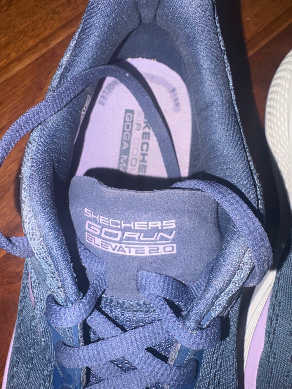 سكيتشرز الاصلي الفتنامي من امريكا 