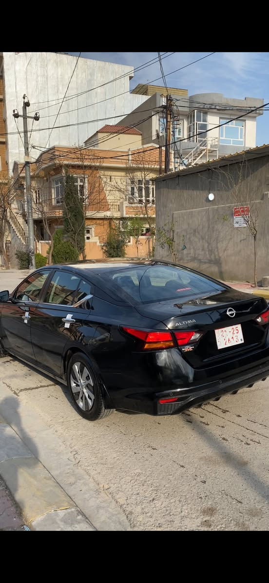 نیسان ئاڵتیما (٢٠٢٤ s) مواسەفات ڕادار و خەتی جادە ئۆتۆ ستۆپ و لایت عەدەسە و زینۆنە بیلاد شاشە بچوك تەحدید سورعە و تەحەكومی سەر سوكان و حاسەی ناوچەی كوێر و ھتد... (سەیارەكە ٥٠ ھەزار كم)ڕۆشتوە ڕەقەم سلێمانیە و بەناوی خۆمانەوەیە و تازە ڕەقەم كراوە 
سەیارەكە پێشی كەپسە و (ئێرباگی نەتەقیوە) و بەس سنوقی بۆیاغە بێ ناو گرتن سۆنەری مەعرەزی بۆ كراوە و خۆیشم سۆنەرم كردوە و بەشەرتی سۆنەر و فەحس و فیتەریش ئەیفرۆشم بێمنەتم لە ماڵەكە  
سەیارەكە زۆر تازەیە و یەك دینار مەسرەفی نیە 
ھەمو شتێكی جایزە و رەقەم كراوە و فەحسی ھەزە و 
مرور و ھەمو شتێكی تازەیە
ھەموشتێكی بۆ كراوە گاعی سەر دۆسە و بەرگە كوشن و لەزگەی سەر دۆسەكان و ناو سنوق و چوار تایەی بیلادی تازەی لەژێرە و ھەمو شتێكی دەقی بیلادیە 
سعرەكەیشی (١٦٧) مەجالێكی كەم 
 0770 639 99 69
0751 218 18 06
