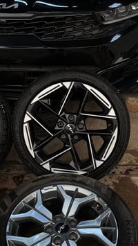 إعلان 📣   يتوفر جميع أنواع الويل كب للسيارات كوري وارد أمريكي 🇺🇸  2023...