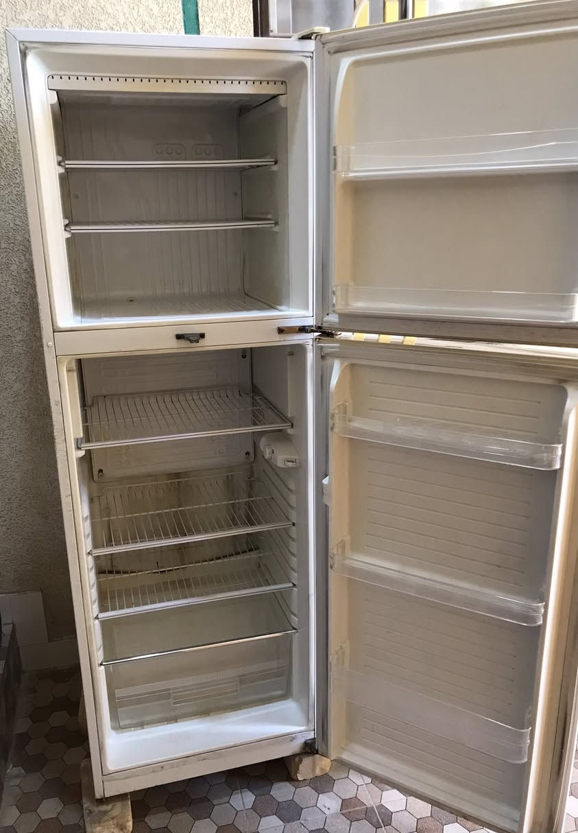 ثلاجة سامكس حالتها التشغيلية ممتازة ماطور اصلي السعر ٤٠٠ الف وبيها مجال المكان الحلة


**إذا كنت صاحب هذا الإعلان وتريد حذفه لأي سبب، رجاءا أرسل رسالة إلى الدعم الفني**