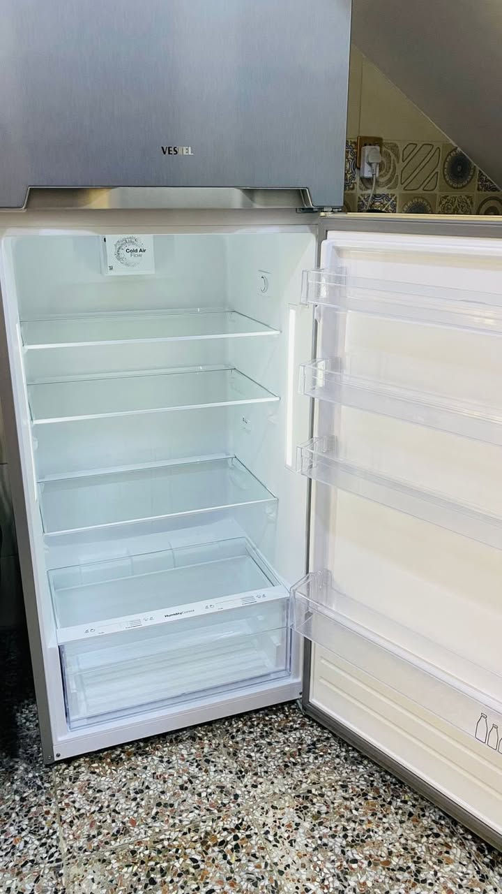ثلاجه ماركة فستل
قياس 20 قدم (طول 180 سم وعرض 70 سم ) 
سعر الشراء 560 الف 
سعر البيع حالياً 400 الف 
العنوان بغداد الشعلة 
الرقم ***********
