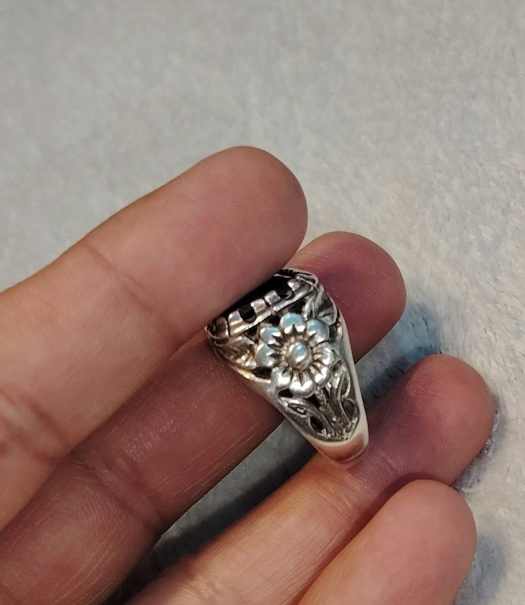 زاركون أفريقيا اصلي صياغه مميزه  سعر خاص واتساب فقط
***********
