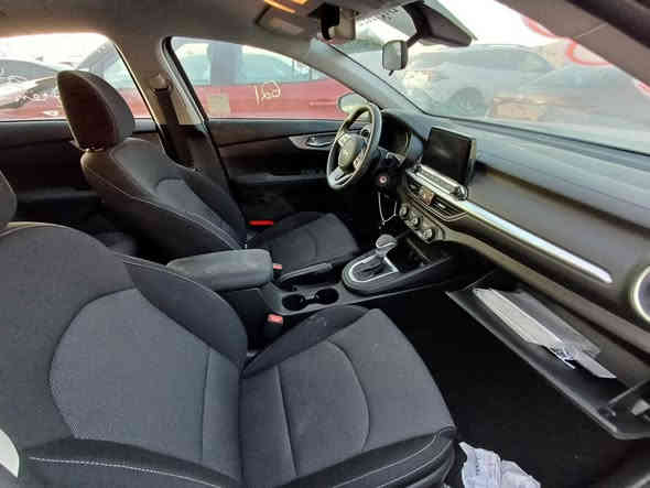 فورتي2023
للبيع كيا فورتي 2023 رقم بغداد باسمي 
نص  مواصفات 
ماشيه 20 الف 
حدثه بسيط بدون ايرباك 
بيه صبغ نص البنيد بدون دواخل بشرط 
وبيه بالصندوق شويه يم الرقم صبغ 
السعر 168 وبيه مجال 
‭0770 838 5026‬
