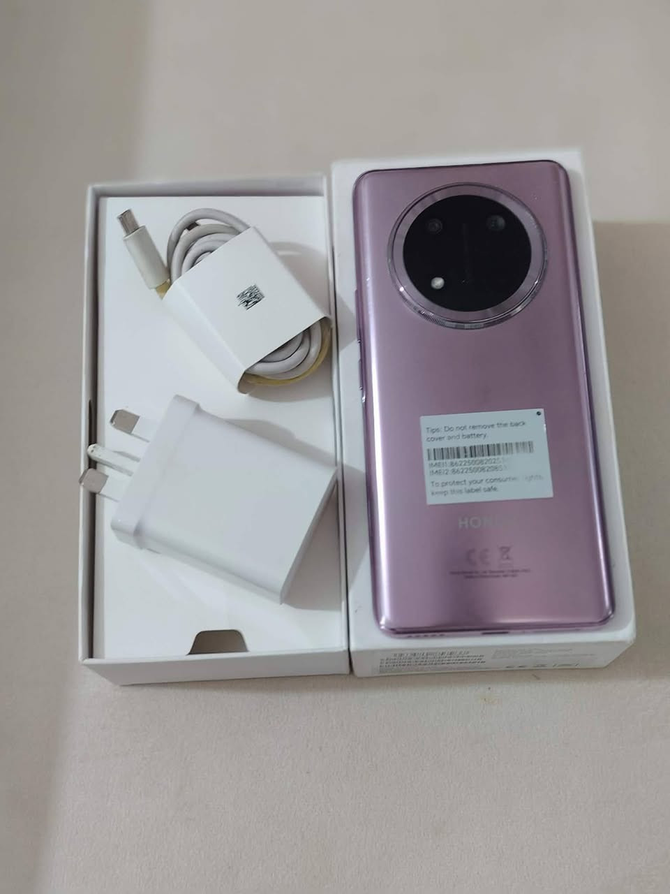 اجهزة اثنين للبيع ضمان يوم فحص ويوجد توصيل داخل النجف فقط او تحب تاخذه من البيت ***********

1هونر x9c
 نظافة 100% مكفول من كلشي ملحقات كاملة ب290 وبي مجال بسيط

2بوكو x6 برو
 مكفول من كلشي بس بي طبع بالظهر مال گفر ملحقات. الكارتون وحافظة فقط ب260 وبي مجال بسيط
