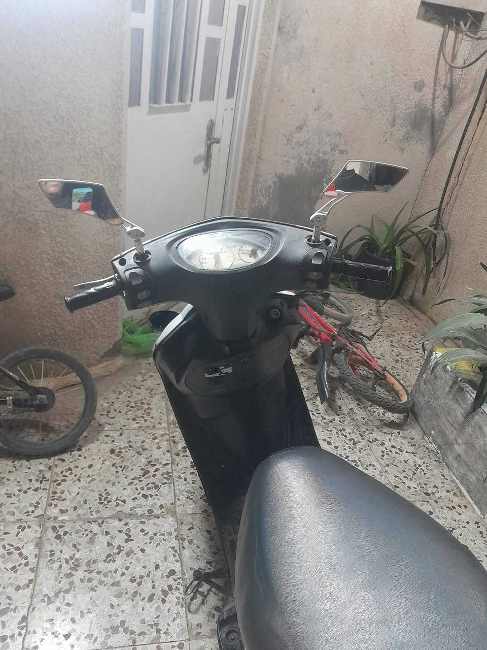 ماكس سرعته ١٤٠ نضيفه كلش بلادي مجفته قبل ٣ تيام كله اصلي نكره سلف السعر ٢٨٠ وبيه مجال ***********
