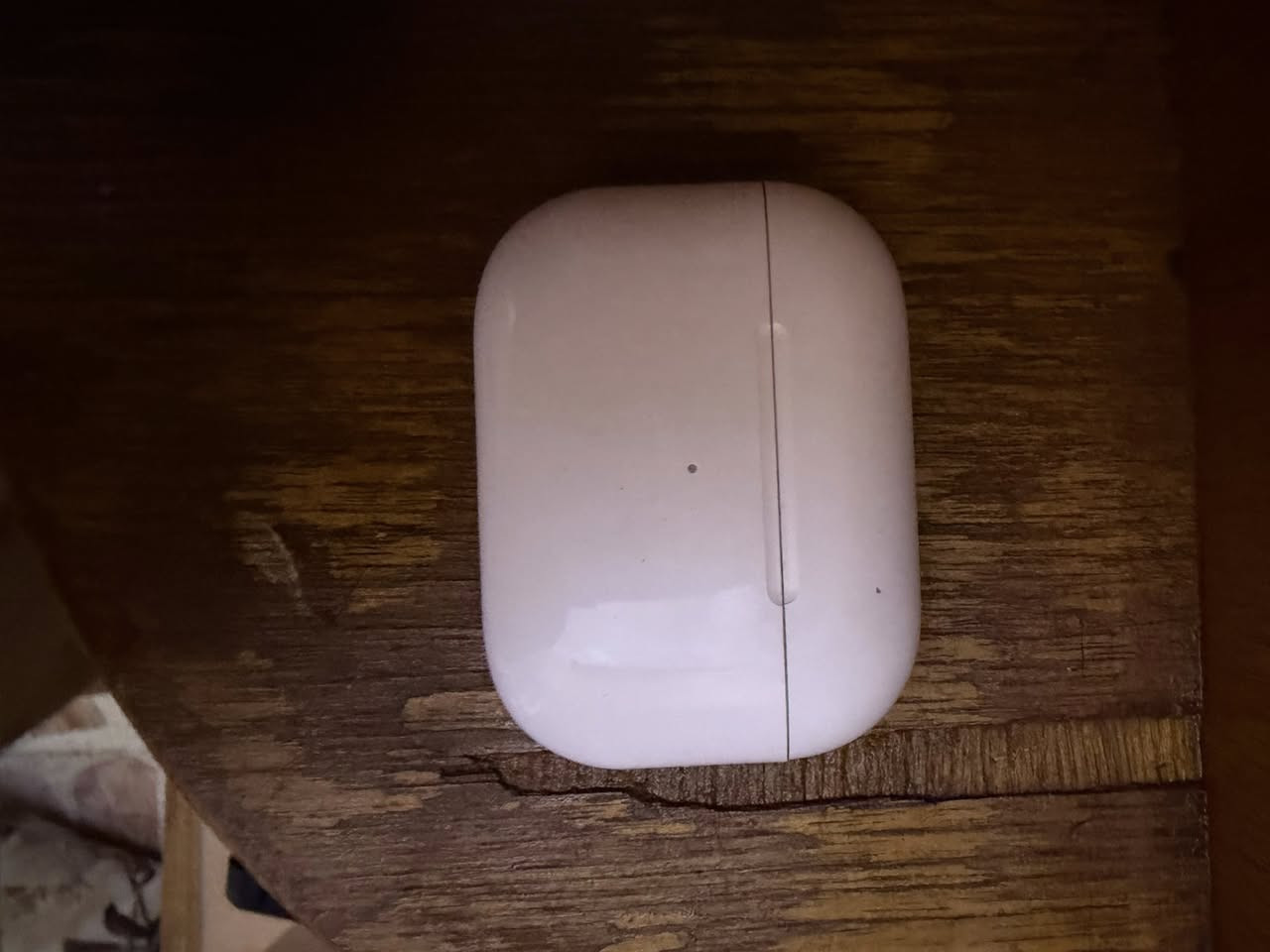 السلام عليكم سماعة ايربود برو 2 من موقع شي ان ابل الاصليه تشحن تايب سي خاصية ال ans سعرها 150 الف وبيها مجال بسيط 
***********
