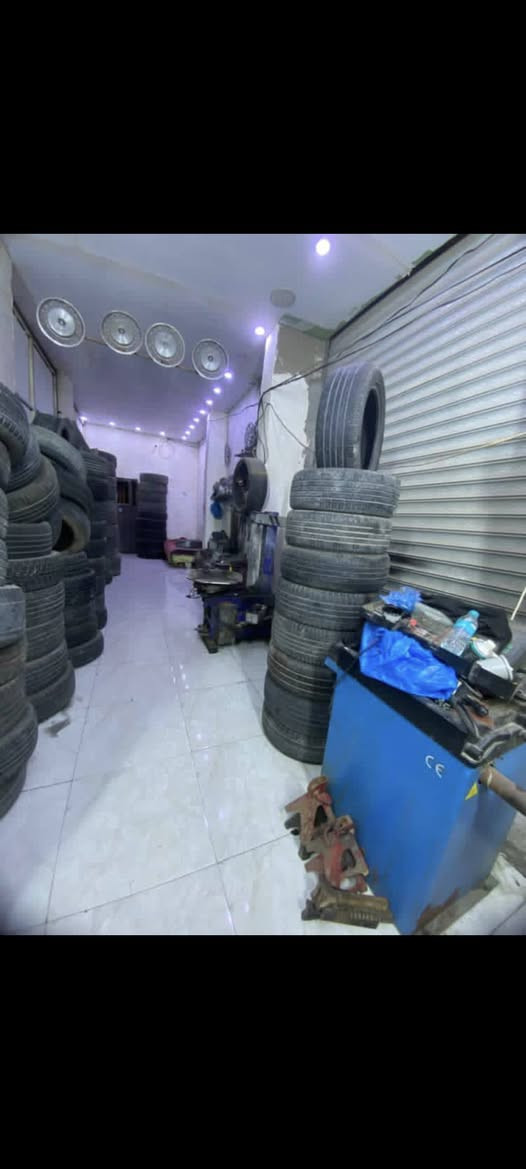 محل بنجرجي كامل للبيع 
قالعه شالخه بلنص كمبريسر ابو ل500
من كلشي كامل لمحل محل بيه خير من الله شوفت عينك سبب البيع عدم التفرغ رقم الهاتف ***********فقط اتصل لايوجد وتساب بصره 5ميل
