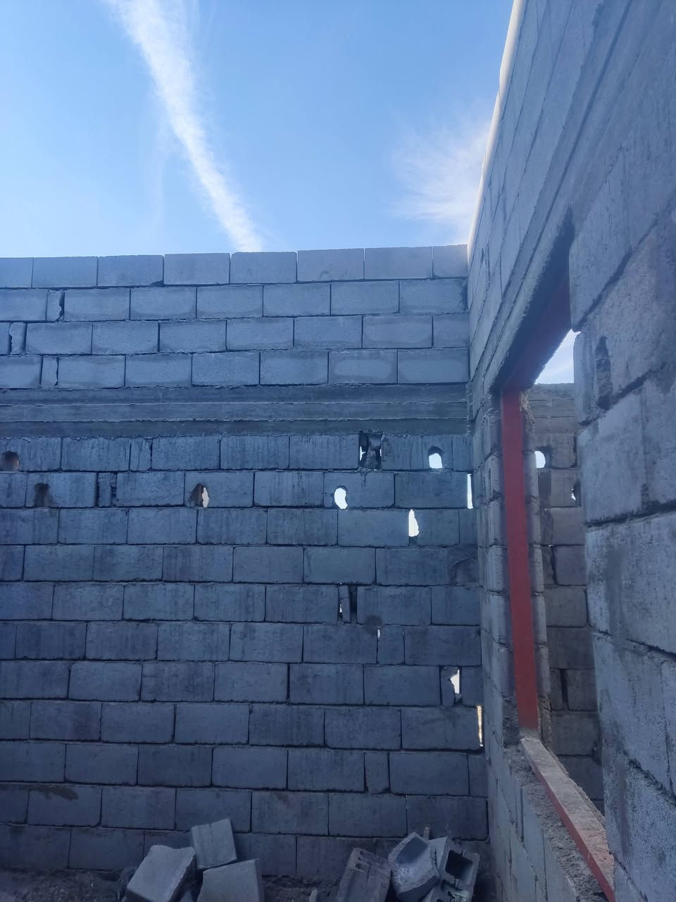 سلام عليكم خلفه بناء بلوك شغل درجه اولى موقع العمل ابي الخصيب للاتصال ***********
