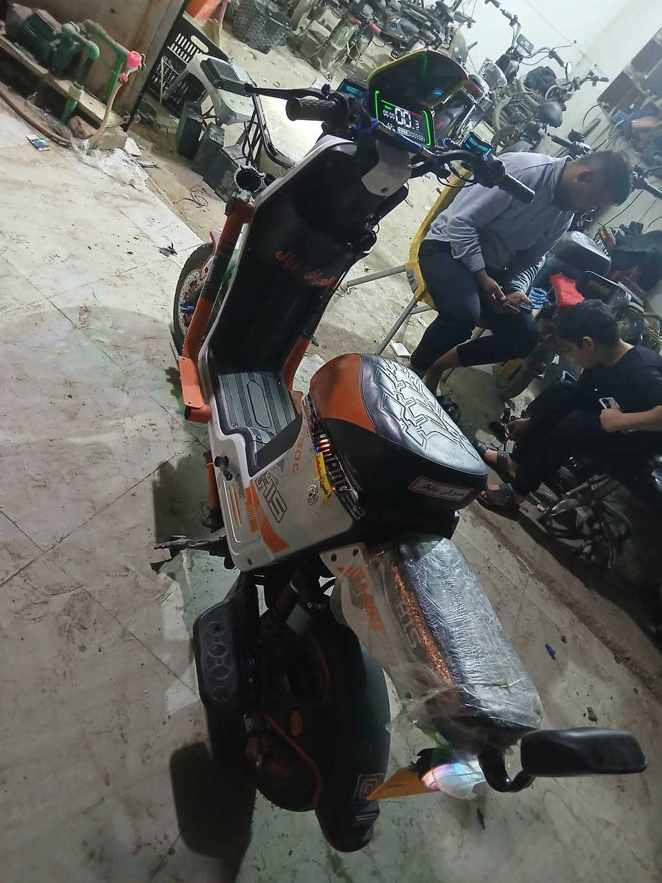 دراجة شحن للبيع موديل ٢٠٢٥ بطاريات فول سعرها ٣٧٥ بيها مجال قليل مكاني بعقوبة مدخل ***********
