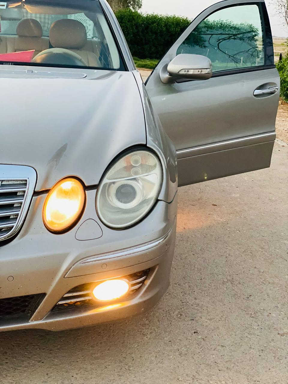 مرسيدس w211 2007 e350
افنكارد وارد امريكي مصبوغه عام  سياره جاهزه فول كهرباء تبريد تدفئه  ماشيه 242الف

للبع او مراوس للاستفسار الاتصال على الرقم ***********
