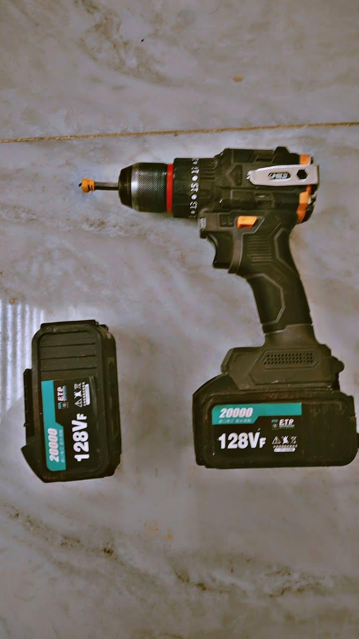 دريل مفووول بعده جديد
هو ويا عده كامله من كلشي للبيع
البطاريه ٣ ايام ماتخلص شحن 
***********
