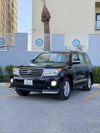 🖐️ للبيع.  لاندكروز  .  السعر.   370  مديل.    2015  رقم .    بغداد جد...
