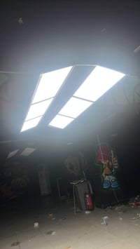 لد لايت أناره  بليارد عدد ٣ نظيف جدآ ستعمال قليل  مكان كراده داخل  ٠٧٧...