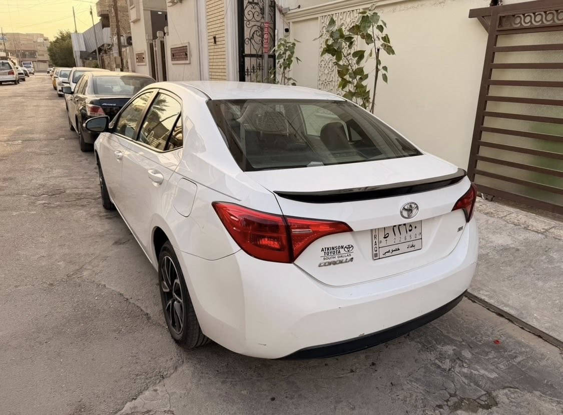 كورلا 17 se بغداد حره 
ماشيه 160 الف 
الضرر قطعتين خلفيه الصندوك والجاملغ الخلفي. 
وبغداد جاملغ امامي جميع صور الحادث موجوده 
السياره مابيها اي نقوصات كير مكينه مكفوله تبريد ثلج 
مكان السياره كفائات السيديه 
ب125$ وبيه مجال حك الجيه 
***********
