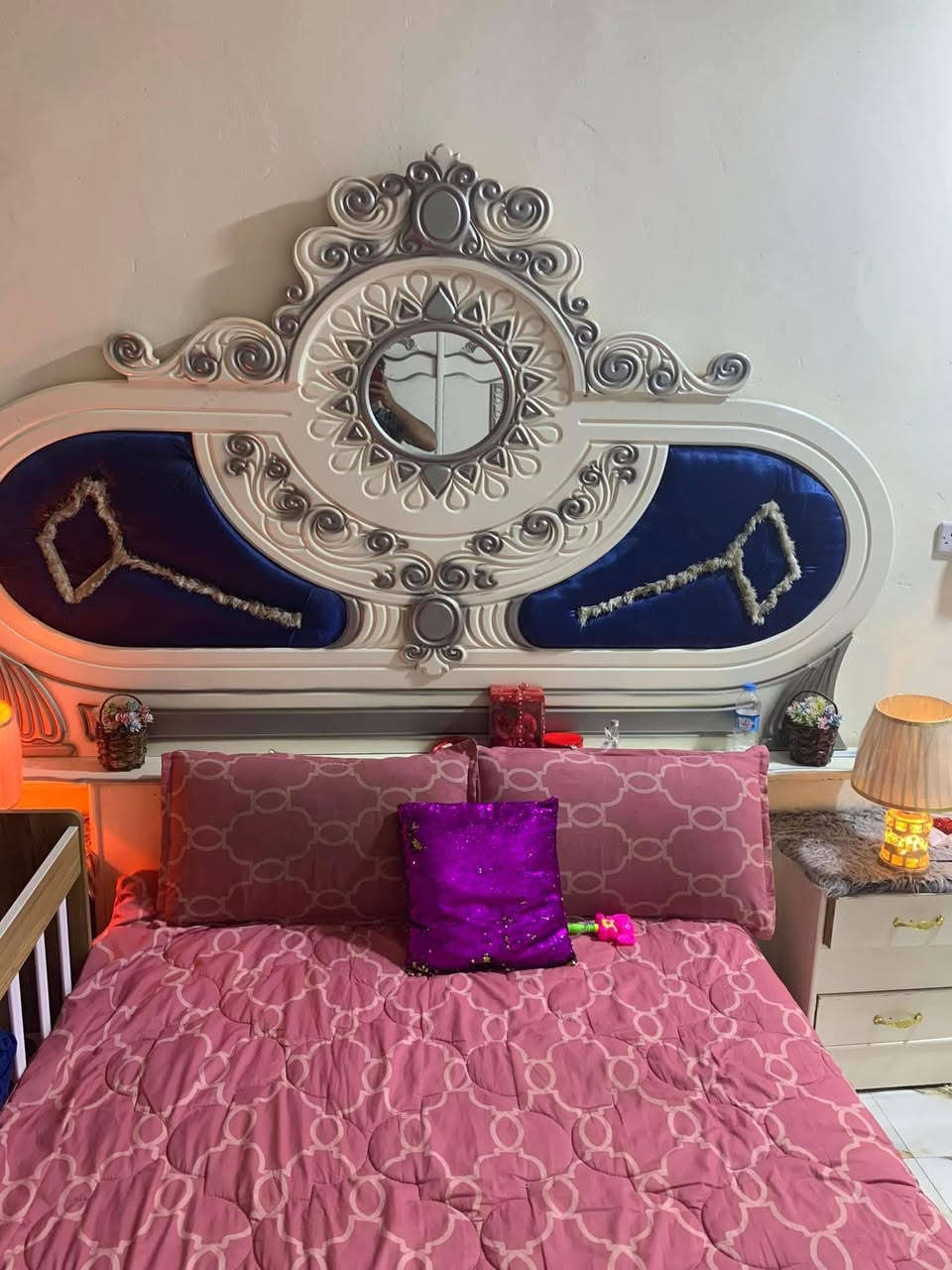 السلام عليكم غرفه اخشاب للبيع وشراء يتصل.
***********
