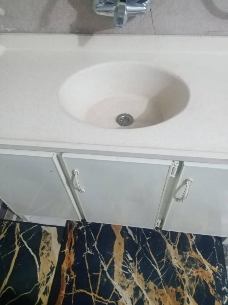 للبيع 300 الف مكلف بالنشر ***********
