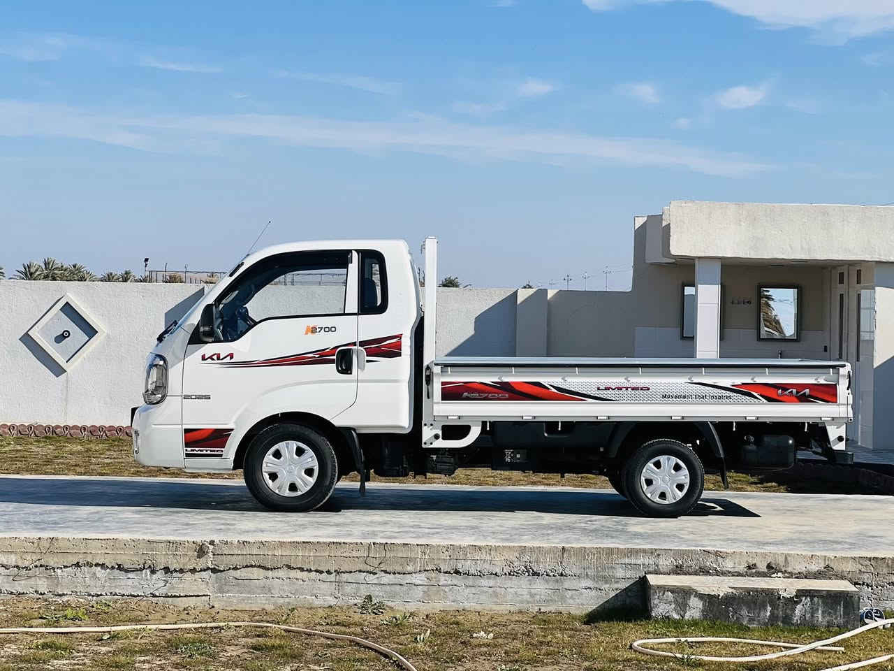 كيا بنكو 2025 رقم بغداد الجديد
2700 كرير عادي 

سيارة بآسمي شرط التحويل 

عداد المسافة (13 الف )

سياره فول 1/1 دبل ايرباك ABS

فول سستم صندوك وتانكي ماء سبايدرات 

سيارة جاهزة للاخير كبل للشارع

دوشمه ارضية وكشنات سعد الجنابي 

+غلاف بدي الثقيل 

مكان السيارة بابل الإسكندرية 📍

الشراي يتصل وبخدمتكم 

الهاتف /***********
