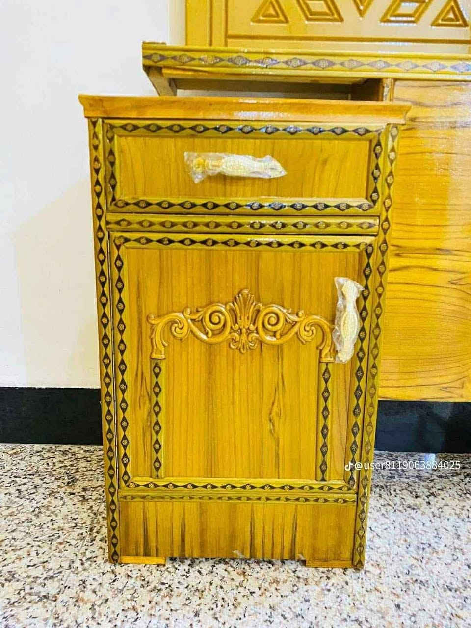 غرفه نوم جديد السعر 790 يوجد خدمه شد ونقل بغداد للاستفسار خاص او تساب ***********
