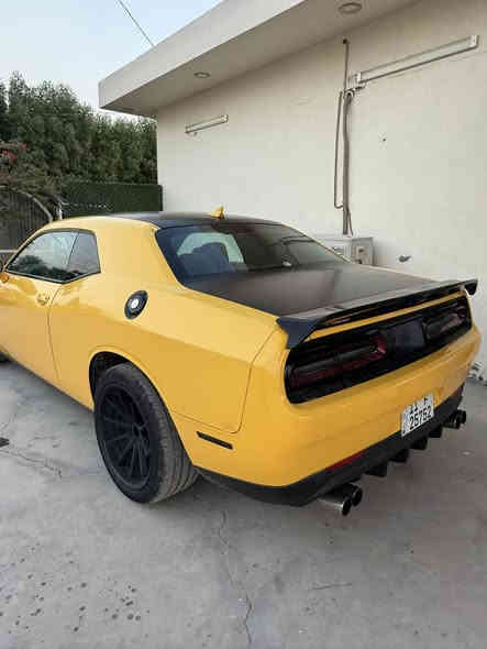 جالنجر 2018 SXT 
حادثه دعاميه وراس شاصي بي تعديل الايمن  
ماشيه 74 الف عليهه تزويد وفول هوائيات وايضاً وايت بدي موجود مالتها وصبغ جاملغين سعرها 165 ورقه وبيه مجال 
مكاني بغداد الدورة للاستفسار ***********
