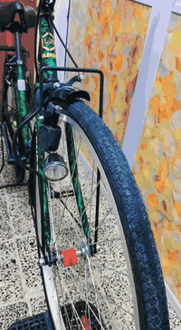 السلام عليكم عندي بايسكل حجم 26 نضيف كلش كدامك و حلو سعر 120 مكاني بغداد الحسينيه راشديه 
***********6 هاذا الرقم
