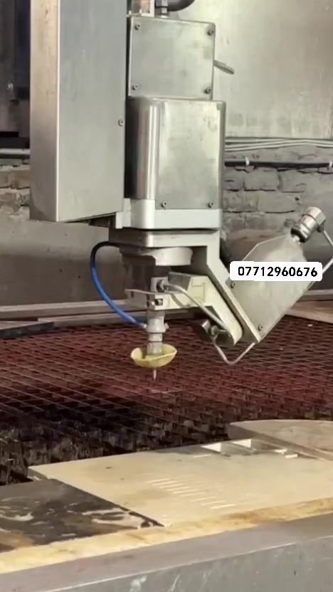 Altimetry (حساس الارتفاع)
 بالماكنة هو مثل عين ذكية تشوف المسافة بين رأس القطع والمعدن 👇
🔹 شنو يسوي؟
يقيس شكد قريب أو بعيد رأس الماكنة عن القطعة
إذا قريب زيادة → يرفعه
إذا بعيد → ينزّله
🔹 ليش مهم؟
لأن لازم تبقى مسافة ثابتة حتى:
يطلع القص مرتب ونظيف
ما يخرب المعدن
ما يضرب الرأس بالقطعة
🔹 شلون يشتغل؟
يستخدم ليزر أو حساس
يقرأ السطح حتى لو مو مستوي
يعدل الوضع بشكل تلقائي بدون تدخل
🔹 مثال بسيط:
تخيله مثل شخص دا يكتب بقلم على ورقة: إذا قرّب القلم هواي يخرب الخط
وإذا بعّده ما يكتب زين
فلازم يبقيه بمسافة مناسبة…
وهذا بالضبط شغل الـ Altimetry 👍

#مغاسل_عصريه
***********
