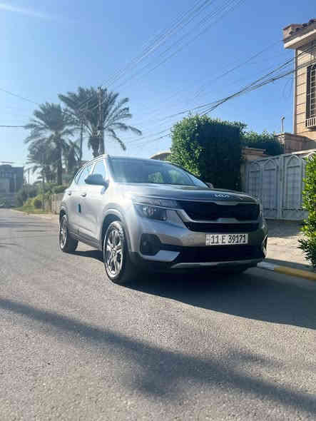 السلام عليكم
كيا سليتوز 

موديل 2023 خليجي 

ماشي ٢٠

المواصفات بصمه وتبريد قطعتين ومعرفه مواصفات الخليجي 

السياره بيه طخه بل بنيد ونصبغ 

حته دعاميه ما بيه كلشي وصوره موجوده مال الطخه 

السعر 153 وبيه مجال شي بسط 

المكان بغداد الكرخ /حي الجهاد 

***********
