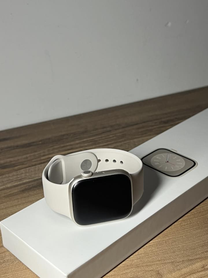 ‏‎ساعة ابل واج سيريس 8
‏‎حجمها : 45 mm

‏‎نسبة البطارية : 95 %

‏‎نسبة النظافه : 100 %

‏‎لون : ستار لايت starlight

للتواصل على هذا الرقم واتساب فقط

***********
