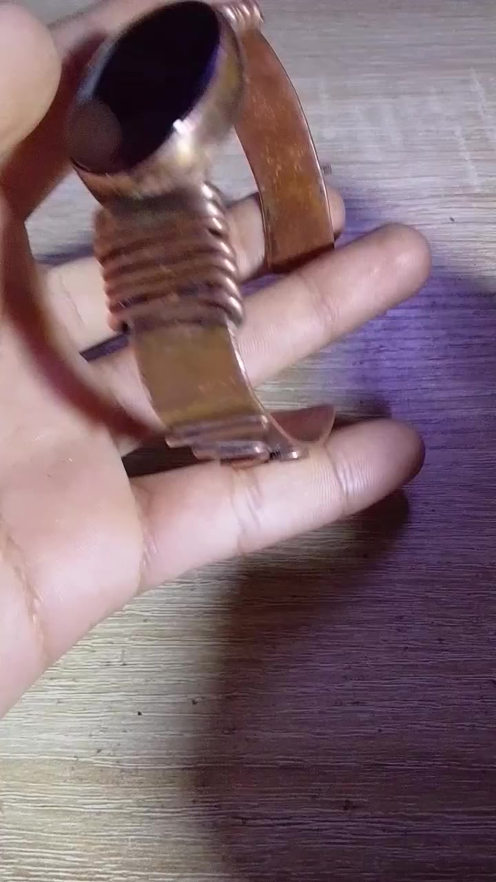 السلام عليكم احبائي سوار روحاني مصري قديم نحاس احمر السعر خاص العلوان بغداد الشعب رقم الهاتف‏‪***********‬‏
