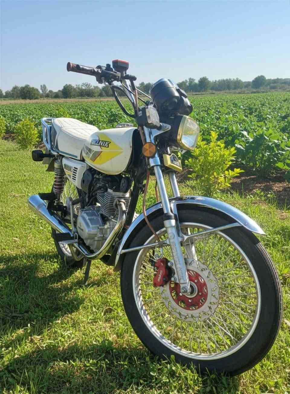 السلام عليكم
دراجة تايكر سونك مديل 2025 
الدراجة كفالة عامة (لا تجي تسئلني شبيها مابيها) 
نضافة مثل متشوف بالصورة 
كهربائيات كلها شغالة فول الفول 
اوراق سكنر ( يعني استنساخ) 
السعر 725،000 
العنوان ديوانية قضاء السنية 
شراي اتصل على الرقم 
(***********)
ا
