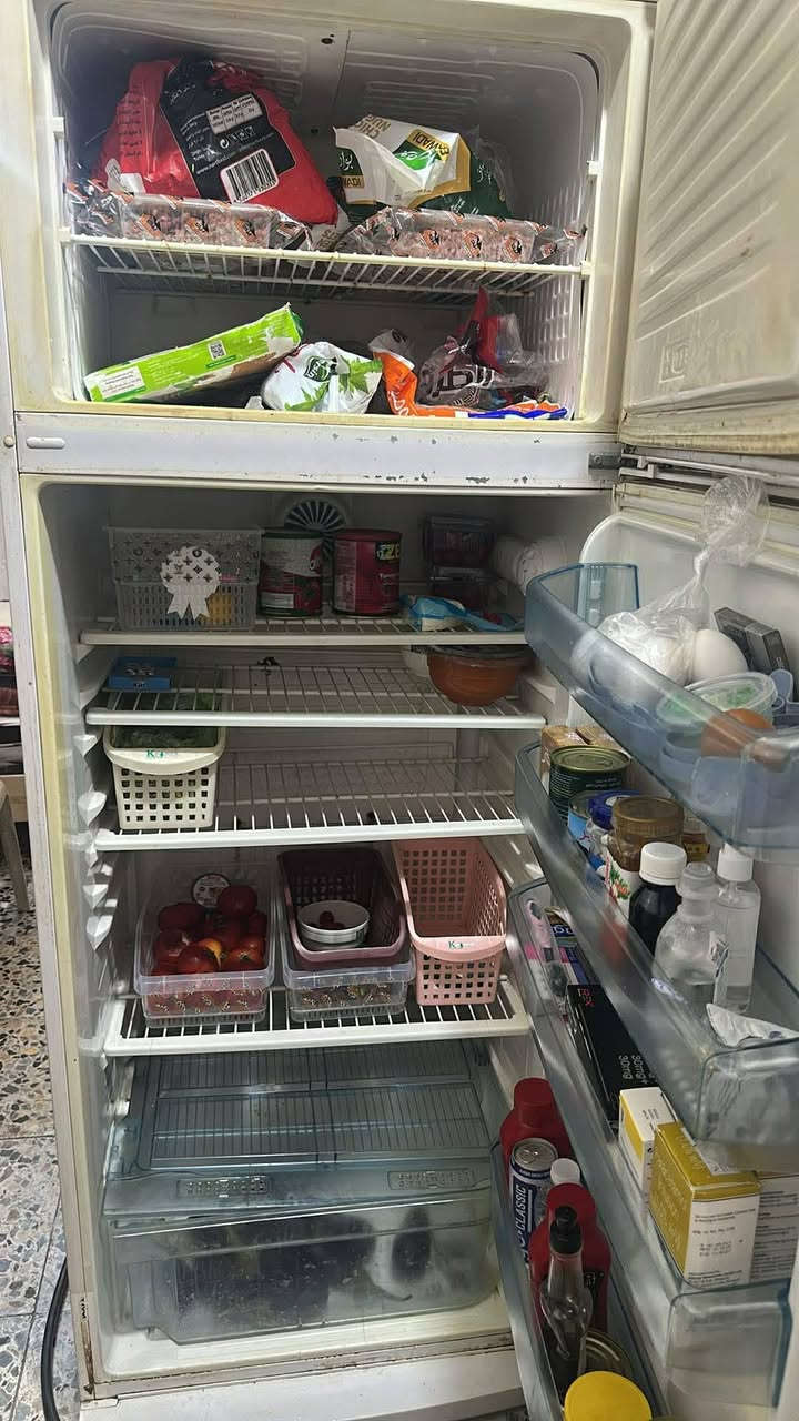 ثلاجة للبيع نضيفه وشغاله مداخله تصليح ابد حجم كبير اريدهه ب ٢٥٠ وبيهه مجال للشراي


**إذا كنت صاحب هذا الإعلان وتريد حذفه لأي سبب، رجاءا أرسل رسالة إلى الدعم الفني**