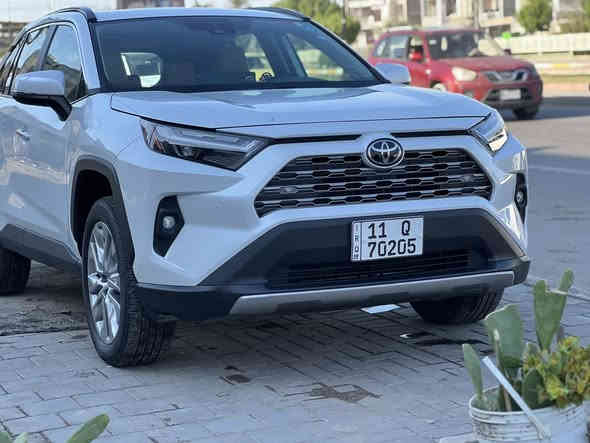 السلام عليكم ورحمة الله وبركاته
السعر 28,800$ 

فضلاً قراءة التفاصيل كاملة قبل التعليق والاتصال مع جزيل الشكر والتقدير ...

راف فور فئة الlimited موديل 2023 وارد اميركي محرك 2500cc بانزين 

السيارة اني استوردتها ع ايدي نهاية ال٢٠٢٤ 

حادثها قبغ الصدوق تبديل بلاد نفس اللون بدون صبغ وجاملغ بارد بدون صبغ والدعامية بلادي كذلك بدون صبغ نفس اللون الشواصي مكفولات 

السيارة فول الفول ترحيب بالمري وماشية 17,000 كم وليس ميل

3 وضعيات قيادة (اقتصادي-عادي-سبورت) كل نمط عن الثاني يتغير عداد السيارة 

داخل لونين جملي ومقاعد الامامية كهرباء وتبريد وتدفئة والكشنات الخلفية تدفئة فقط ومقعد السائق خزن ميموري ، ارضيات السيارة بلاديات ربر 

السيارة سويتلها عزل صوت وحرارة ب300$ 

فتحة سقف بصمة تشغيل

رادارات امامي خلفي جوانب تحديد مسار توقف ذاتي فول رادار 360 درجة ، هاند بريك كهربائي 

نظام صوتي من jbl من 9 سماعات وشاشة كبيرة jbl ابل كار بلاي واندرويد اوتو 

عداد السيارة شاشة دجتل ب٤ انماط والمراية الوسطية تعتيم ذاتي 

تبريد قطعتين ومنافذ شحن سريع تايبسي واشاير بالمري

السيارة باسمي ورقم السيارة هم حلو 

ويل السيارة 19 كروم 

بلوجكتر امامية وصندوق السيارة كهربائي ب٣ وضعيات

السيارة حلوة جداً واقعاً ومكانها حي اور

رقم التواصل واتساب او اتصال 

***********
