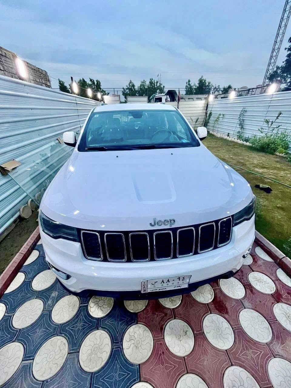 السـلام علــيكم
 ، للــبيع 
جيب / كراند شيروكي لاريدو 2020🫡🇺🇲
 ( دواخل كفاله ) ايرباك مكفول 
المواصفات الأساسيه
💥محرك 6 سلندر 3600 لمرغوب ✈️
💥كير أوتو ماتيك
💥مرايات عاكس للضوء 
💥تحكم ستيرن 
💥كامره خلفية
💥نضام تقليل صرف الوقود ECO
💥منافذ شحن وأواكس أمامي خلفي 
# كشن السايق كهربائي

وباقي التفاصيل معروفه ...
أخوان السياره كامله وكلش نضيفة 
كشر السيارة نضيف 
كير،محرك،كهربائيات، 
حداده ، تبريد ، 
بألف عافيه ع الياخذها 
سياره صدك مال جـنـاي 
سيارة حلوة كلش ونضيفة
والحادث فقط لي بل منشور
مابيهه حادث بل العراق
فقط هاذا الحرك من الخارج فقط
. . . . . . . . . . . .
السعر 225
مكان بغداد الغزاليه
***********
